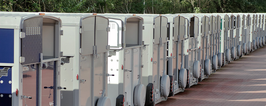 Ifor Williams Pferdeanhänger Ausstellung bei Koch Anhängerwerke Ifor Williams Pferdeanhänger Ausstellung bei Koch Anhängerwerke