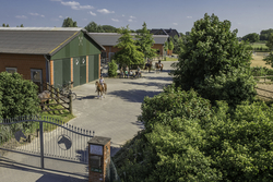 Einfahrt zur Reitanlage Hof-Schierenbeck